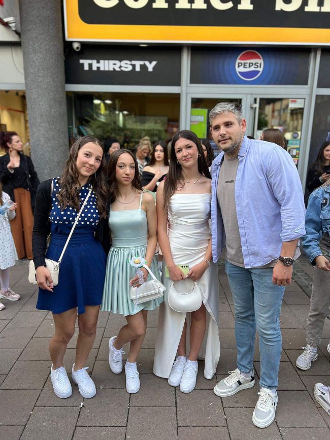 aaaNaše maturantkinje iz Braće